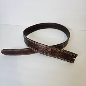 Ariat brown leather no buckle belt, brown, western. 34.
